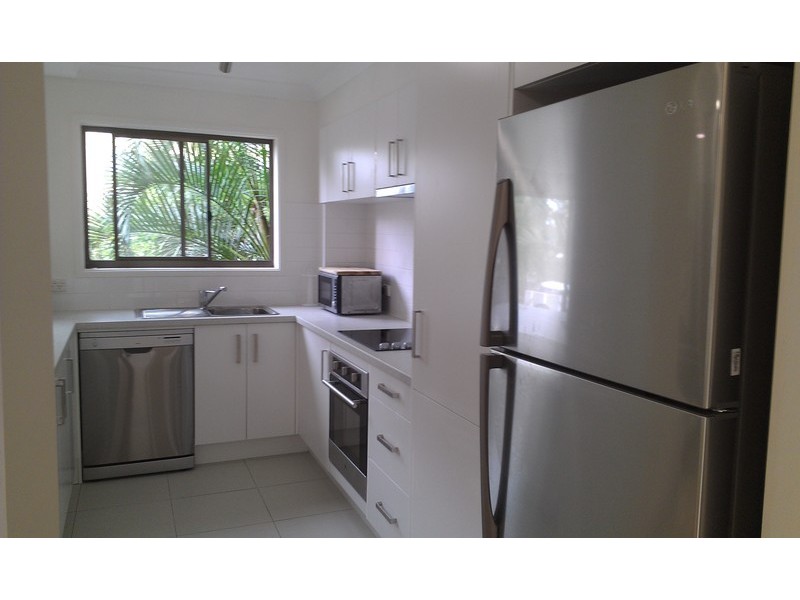 5 Pacific  Street, Main Beach QLD 4217