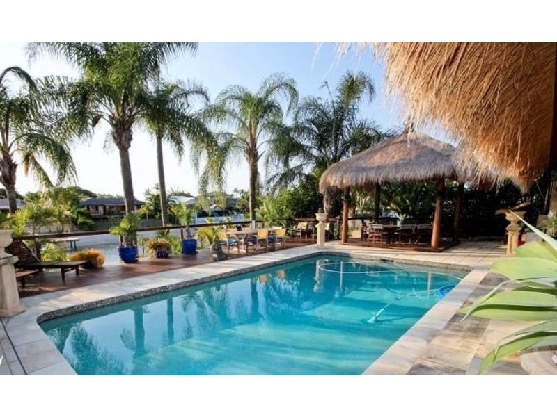 10 Cedar Place, Broadbeach Waters QLD 4218
