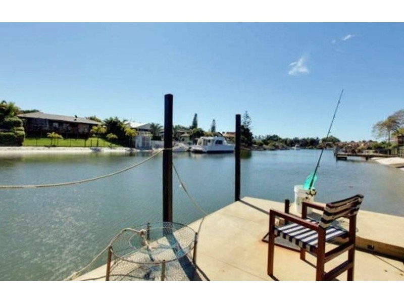 10 Cedar Place, Broadbeach Waters QLD 4218