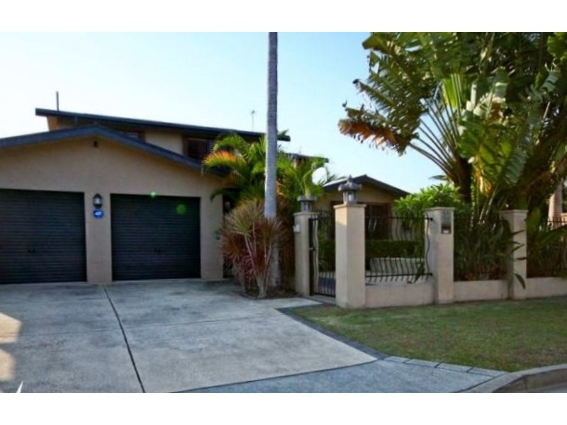 10 Cedar Place, Broadbeach Waters QLD 4218