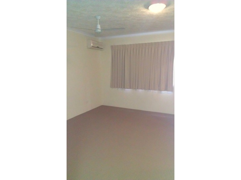 4 Proud  Street, Labrador QLD 4215