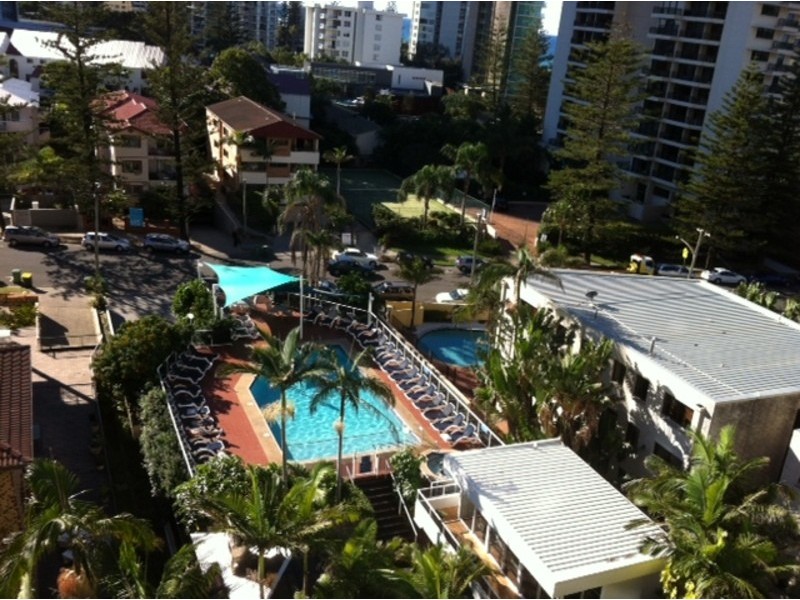 5 Enderley Avenue, Surfers Paradise QLD 4217