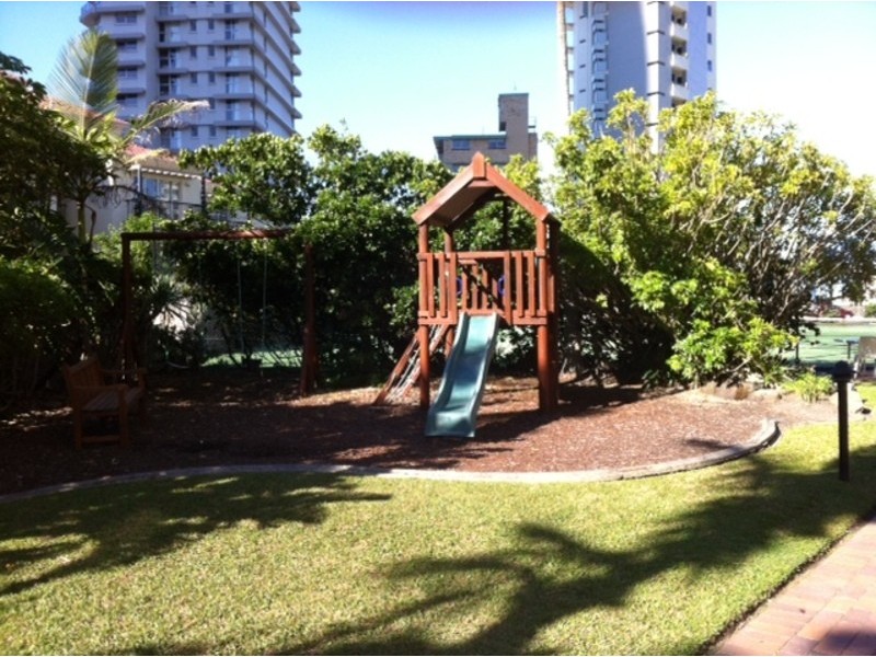 5 Enderley Avenue, Surfers Paradise QLD 4217