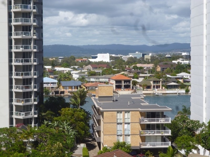 18 Cypress Avenue, Surfers Paradise QLD 4217