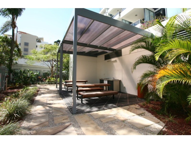 18 Cypress Avenue, Surfers Paradise QLD 4217