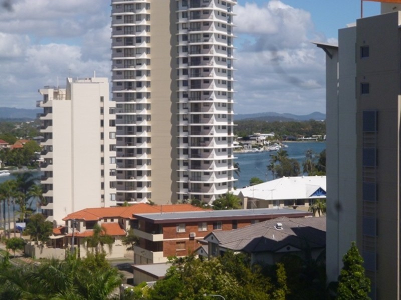 18 Cypress Avenue, Surfers Paradise QLD 4217