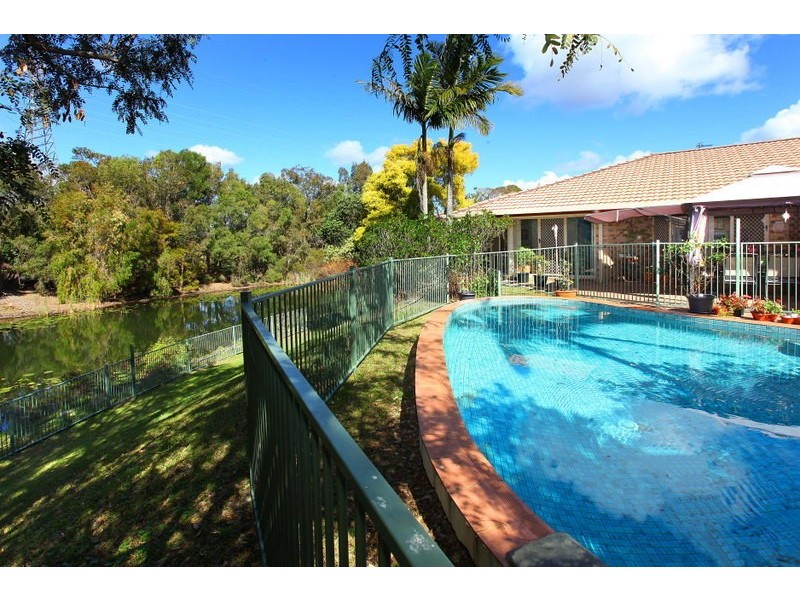 Clear Island Waters QLD 4226