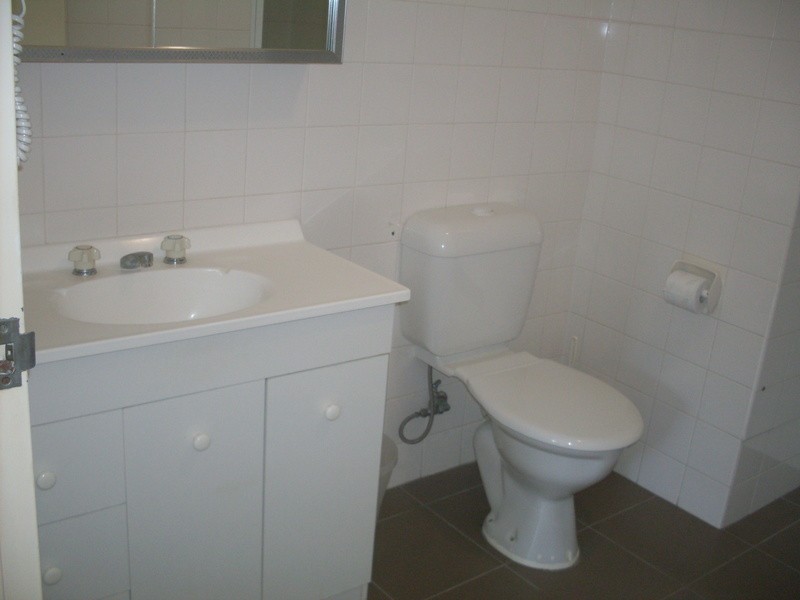 2 Riverview Parade, Surfers Paradise QLD 4217