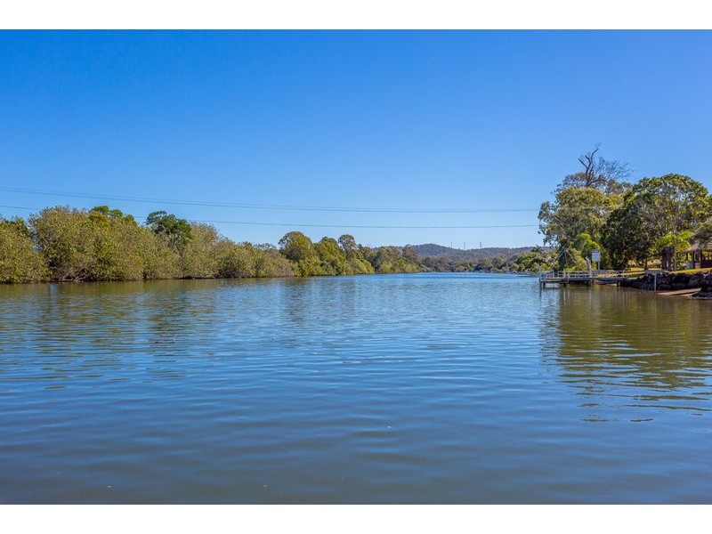 42 Reed Street, Ashmore QLD 4214