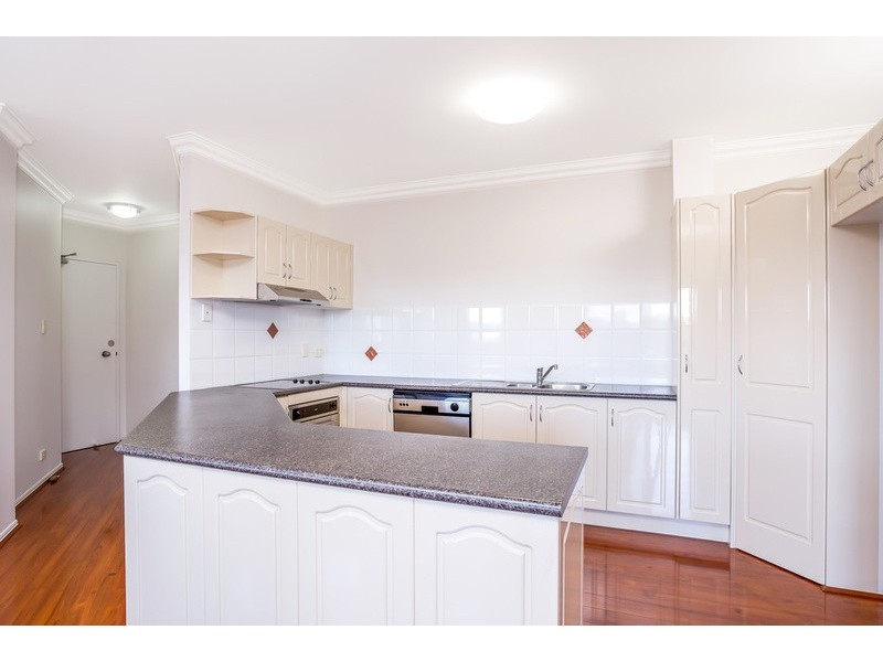 13/25 Chester Terrace, Southport QLD 4215