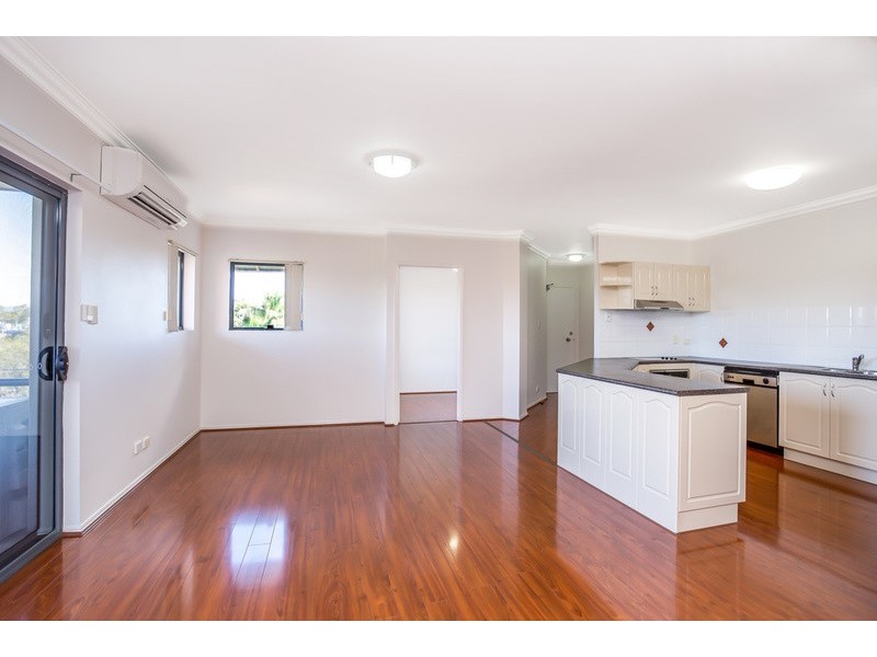 13/25 Chester Terrace, Southport QLD 4215