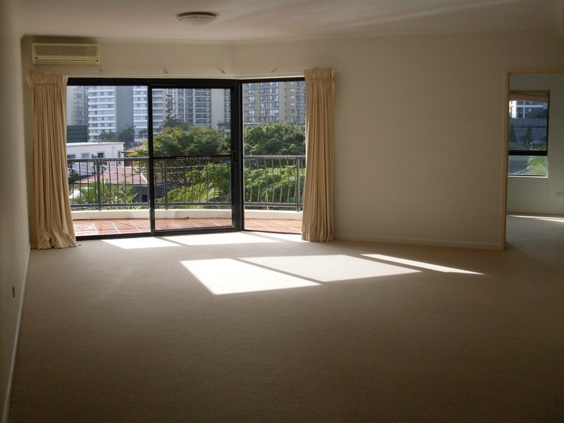 12 Tarcoola  Crescent, Surfers Paradise QLD 4217