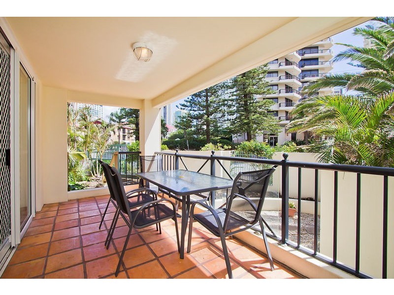 Villa De La Mer/4 Northcliffe  Terrace, Surfers Paradise QLD 4217