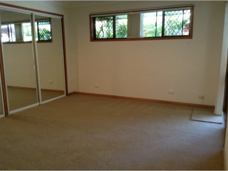 39 Platypus Avenue, Sorrento QLD 4217