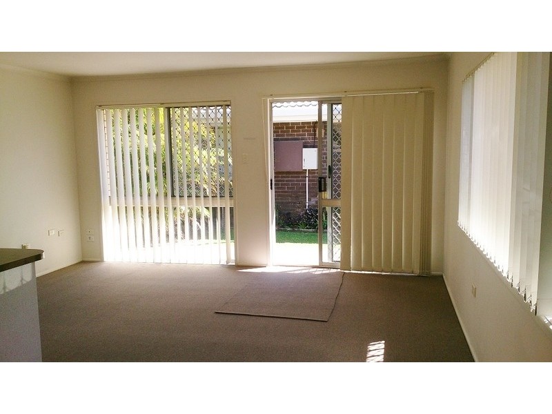 12 Parneno Street, Chevron Island QLD 4217