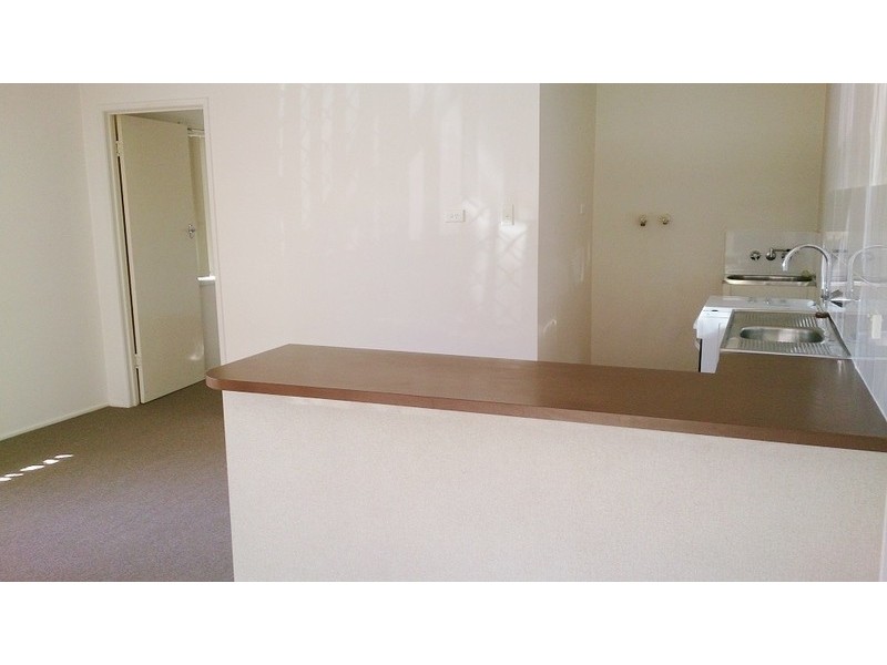 12 Parneno Street, Chevron Island QLD 4217