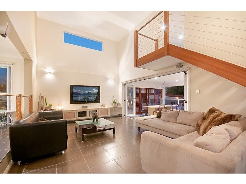 35 Amalfi Drive, Isle Of Capri QLD 4217