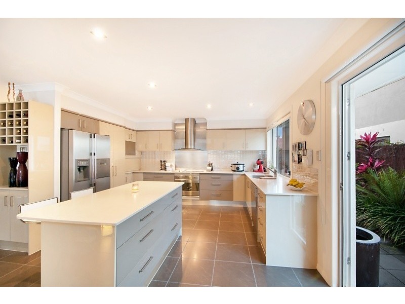 35 Amalfi Drive, Isle Of Capri QLD 4217