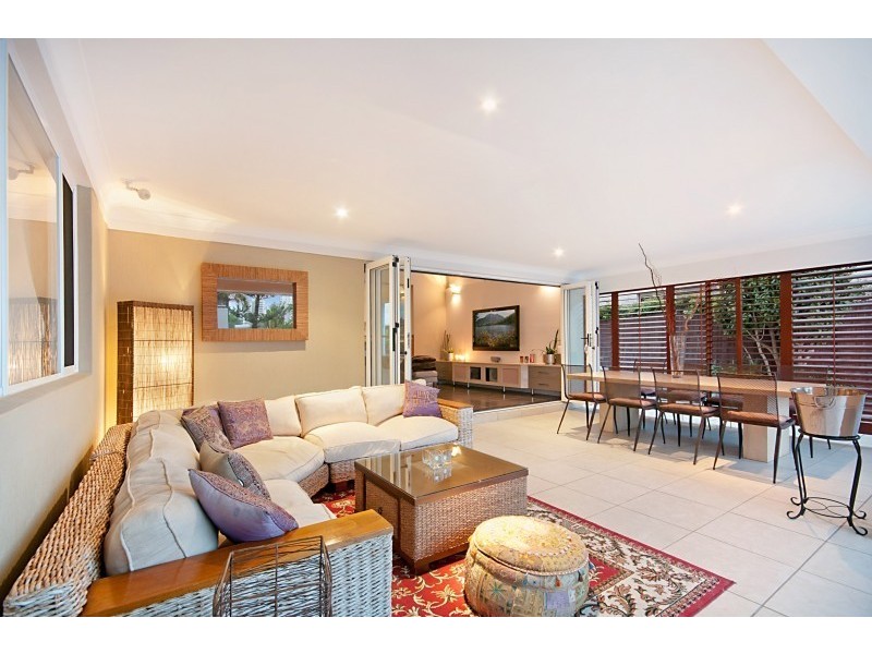 35 Amalfi Drive, Isle Of Capri QLD 4217