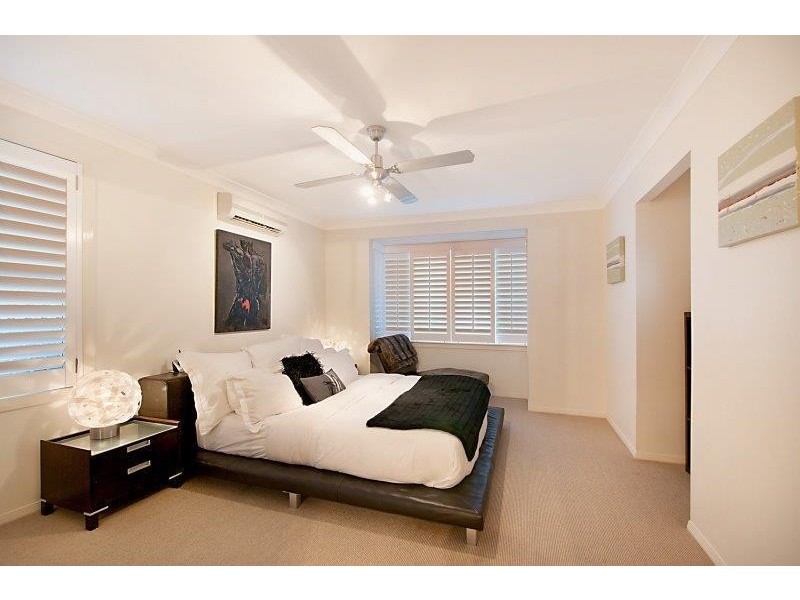 35 Amalfi Drive, Isle Of Capri QLD 4217