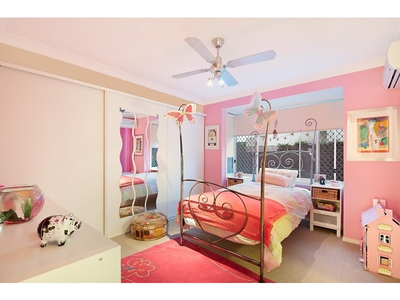 35 Amalfi Drive, Isle Of Capri QLD 4217