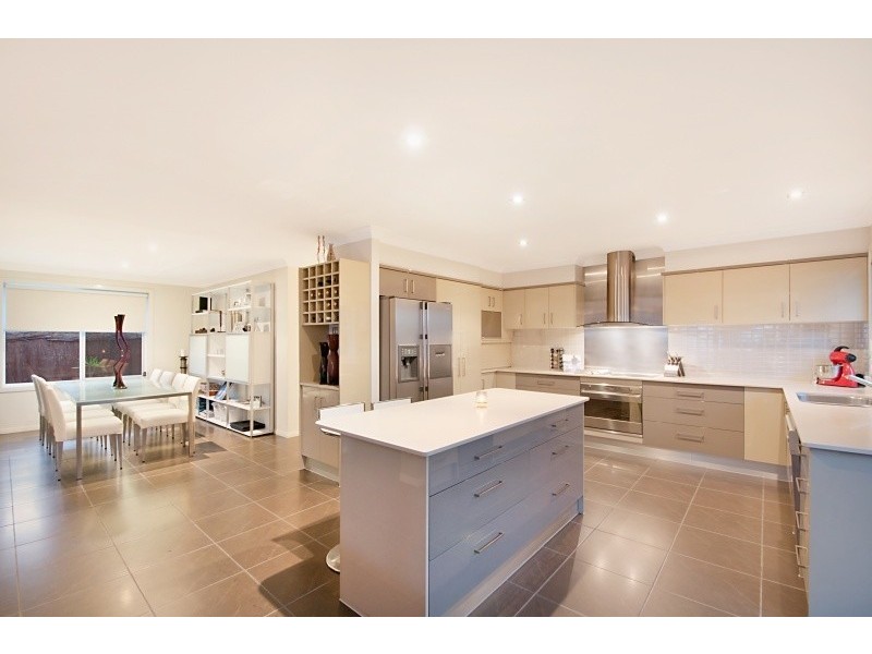 35 Amalfi Drive, Isle Of Capri QLD 4217