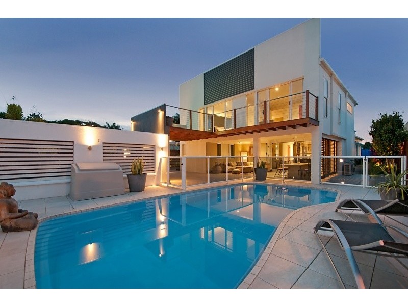 35 Amalfi Drive, Isle Of Capri QLD 4217