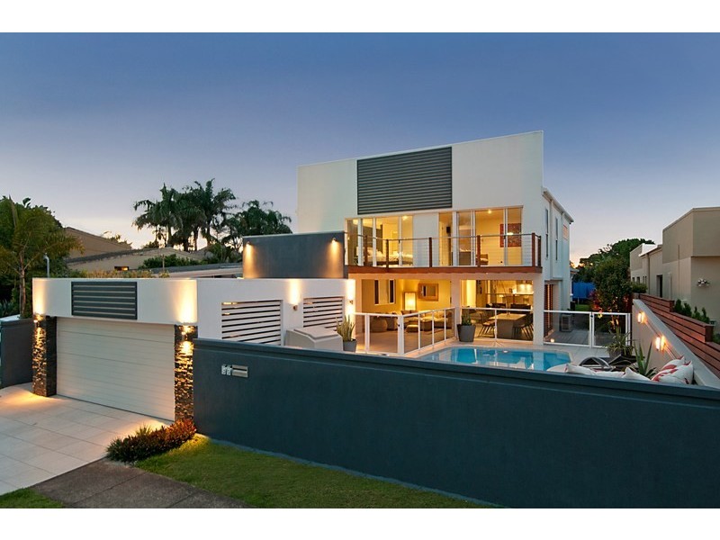 35 Amalfi Drive, Isle Of Capri QLD 4217