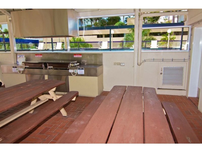 67  Ferny Avenue, Surfers Paradise QLD 4217