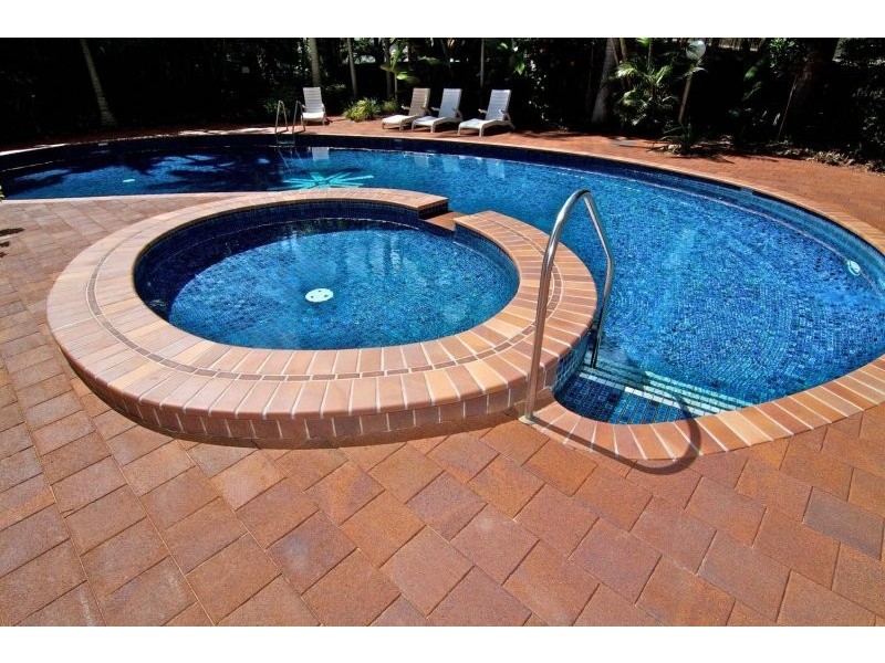 67  Ferny Avenue, Surfers Paradise QLD 4217