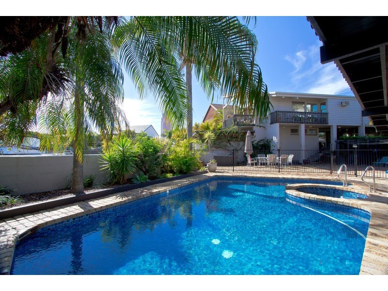 Paradise Waters QLD 4217