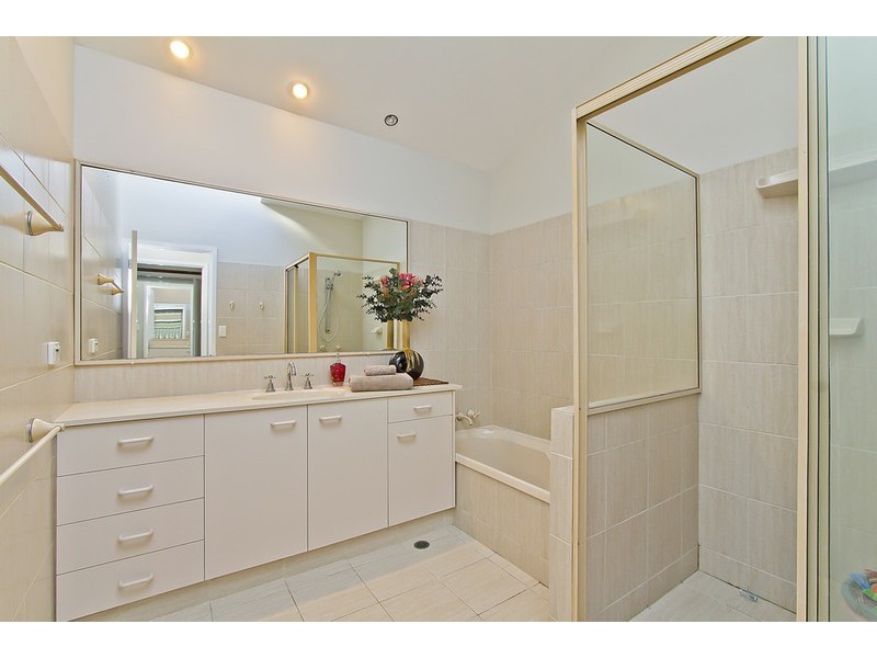 Paradise Waters QLD 4217