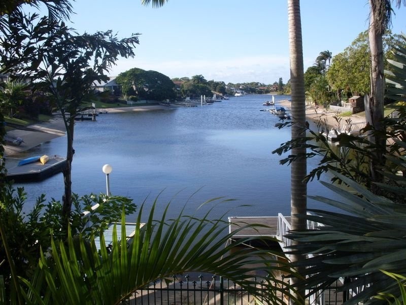 33 McCleary Street, Sorrento QLD 4217
