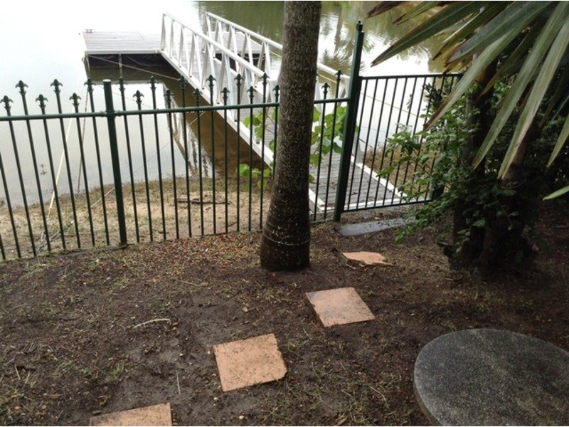 33 McCleary Street, Sorrento QLD 4217