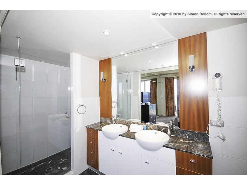 23 Ferny Avenue, Surfers Paradise QLD 4217