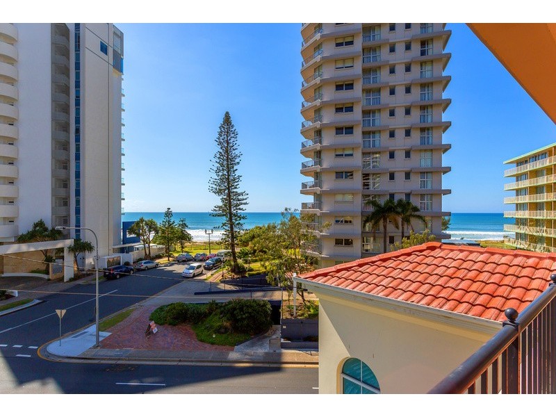 Villas De La Mer 17/4 – 6 Markwell Avenue, Surfers Paradise QLD 4217