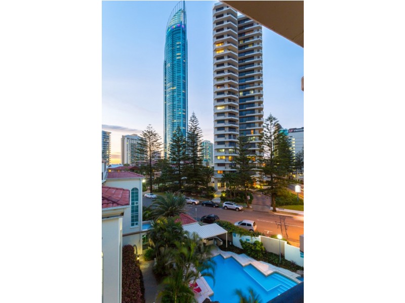 Villas De La Mer 17/4 – 6 Markwell Avenue, Surfers Paradise QLD 4217