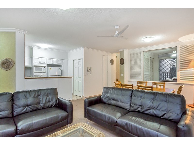 Villas De La Mer 17/4 – 6 Markwell Avenue, Surfers Paradise QLD 4217