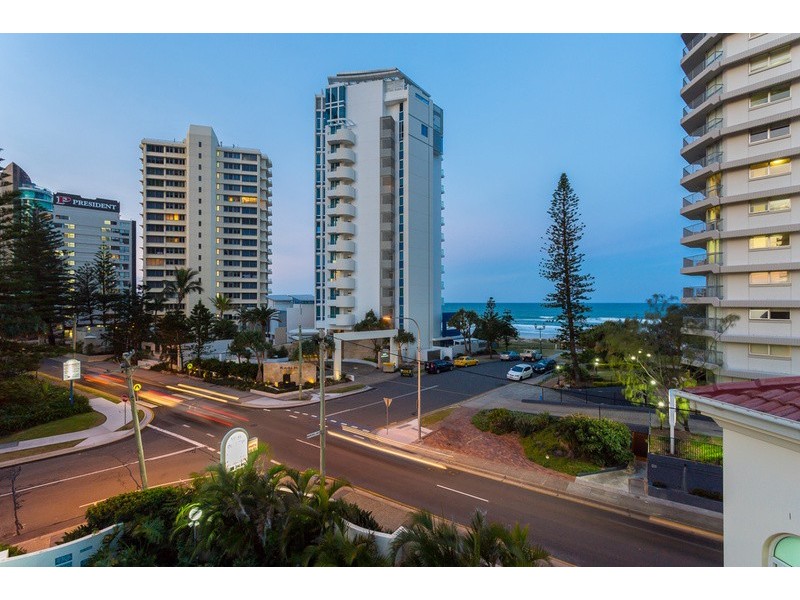 Villas De La Mer 17/4 – 6 Markwell Avenue, Surfers Paradise QLD 4217
