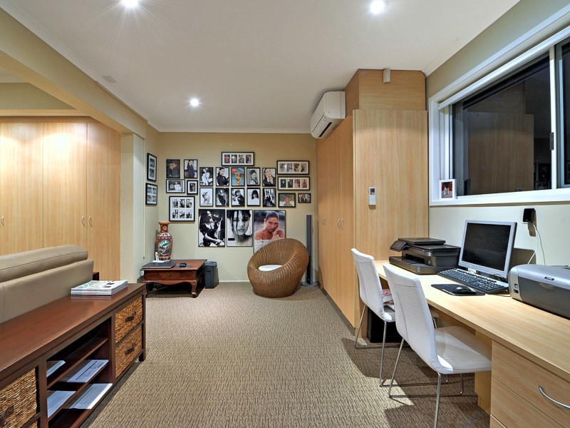 4 St Raphael Terrace, Sorrento QLD 4217