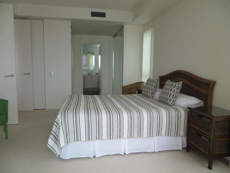 40 Riverview Parade, Surfers Paradise QLD 4217