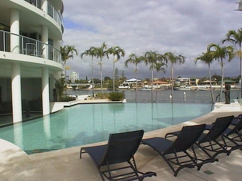 40 Riverview Parade, Surfers Paradise QLD 4217