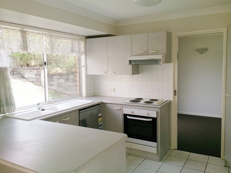 9 Henry Cotton Drive, Parkwood QLD 4214