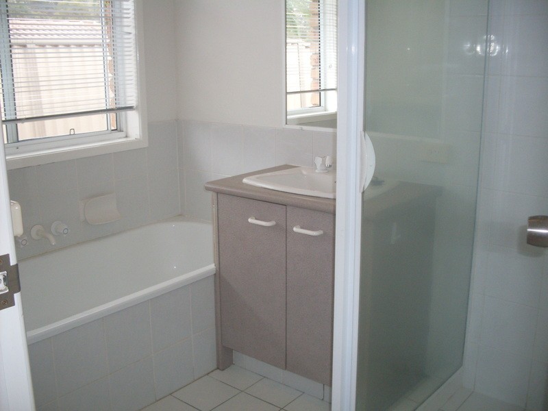 9 Henry Cotton Drive, Parkwood QLD 4214