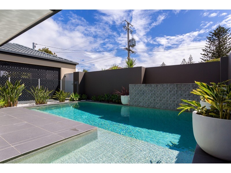 6 The Corso, Isle Of Capri QLD 4217