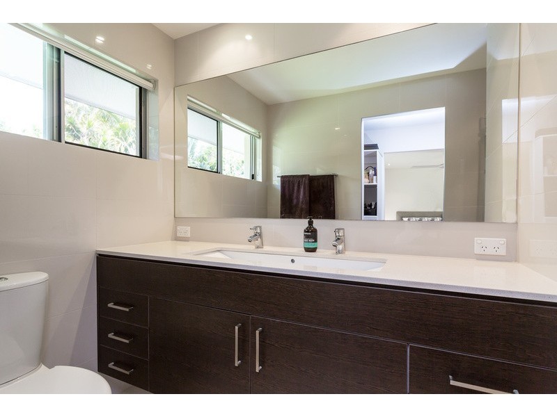 6 The Corso, Isle Of Capri QLD 4217