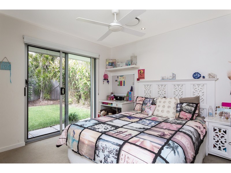 6 The Corso, Isle Of Capri QLD 4217