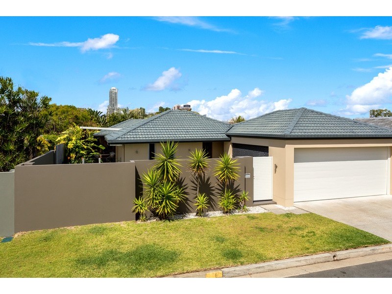 6 The Corso, Isle Of Capri QLD 4217