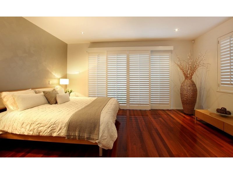 2/28 Armrick Avenue, Broadbeach QLD 4218