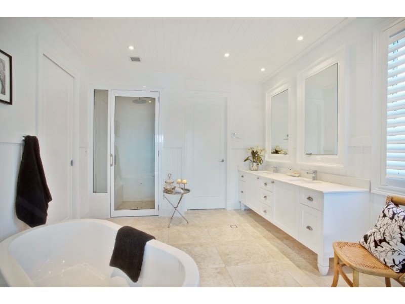 Paradise Waters QLD 4217